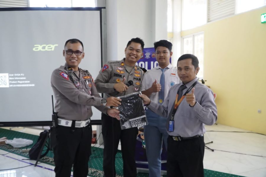 Police Goes to School di SMA Muhammadiyah 1 Gresik, Tanamkan Kesadaran Tertib Lalu Lintas 