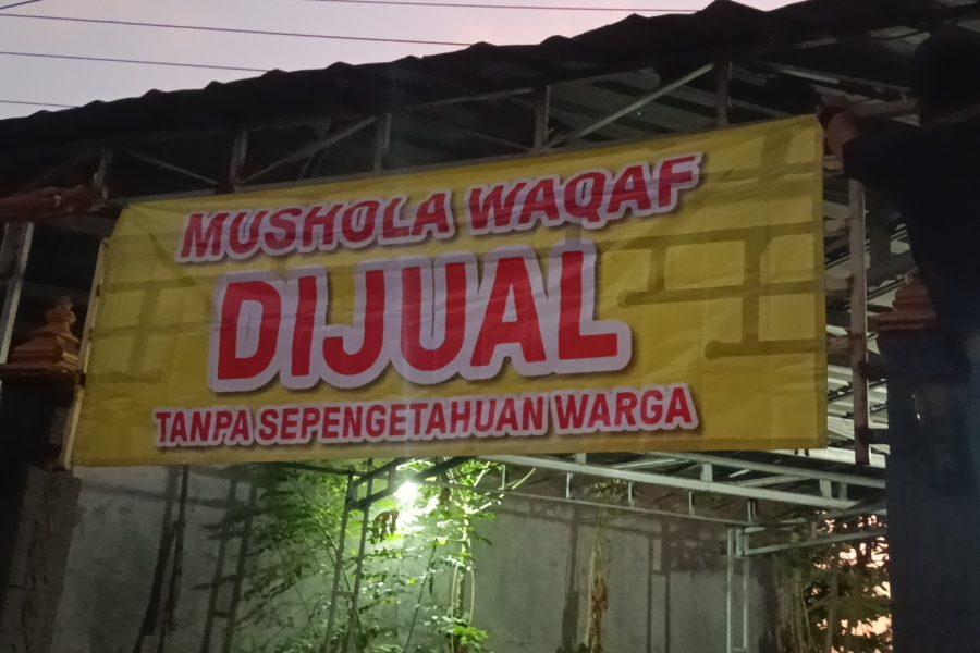 Ada Apa ! Musholla Waqof Gladak Manyar DiJual !