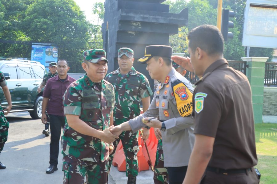 Kapolres Gresik Hadiri Kunjungan Pangdam V/Brw di Makodim 0817/Gresik