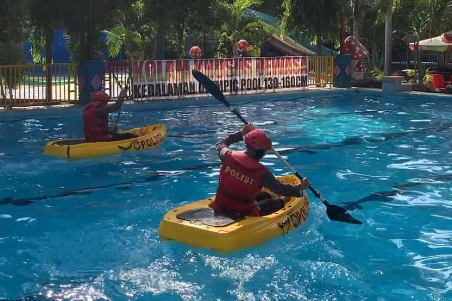 Satuan Samapta Polres Gresik Gelar Latihan SAR Pertolongan Korban Tenggelam