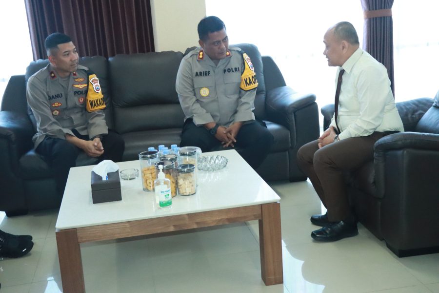 Kapolres Gresik Beri Kejutan di Hari Bhakti Adhyaksa ke-64