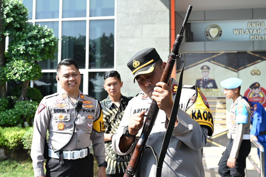 Kapolres Gresik Cek Senjata Api Inventaris Polres dan Polsek Jajaran