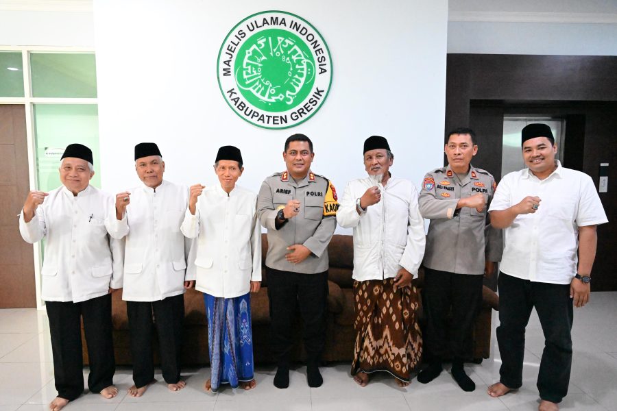 Perkuat Kamtibmas, Kapolres Gresik AKBP Arief Kurniawan silaturahmi ke kantor MUI