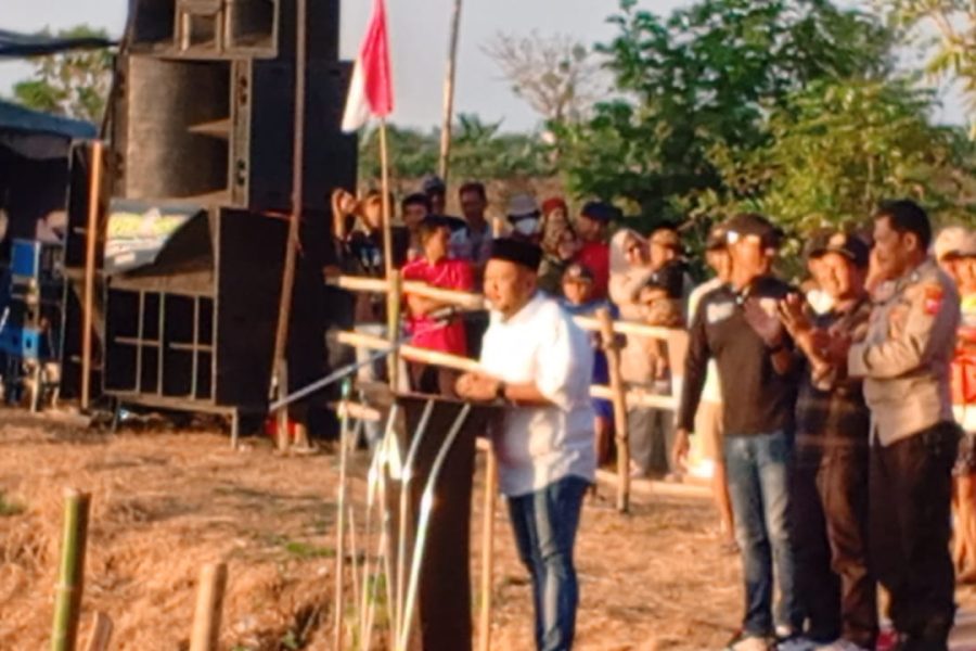 Meriahnya Lomba Dayung Tradisional Desa Gredek Duduksampeyan