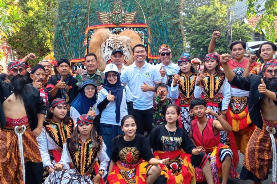 Menyambut HUT Ke- 79 Kemerdekaan RI, Kecamatan Kebomas Gelar Karnaval Budaya