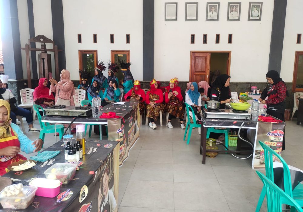 Pemdes Deket wetan Lamongan Dukung Program Pemerintah Dalam Pemenuhan Gizi Masyarakat Melalui Lomba Masak