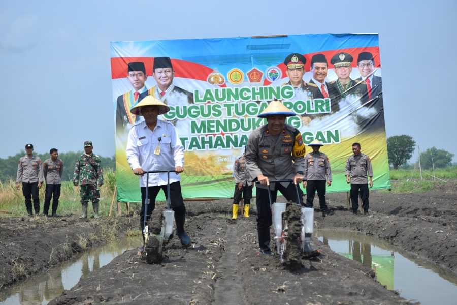 Dukung Ketahanan Pangan Polres Gresik Gelar Penanaman Jagung di Desa Karang Andong