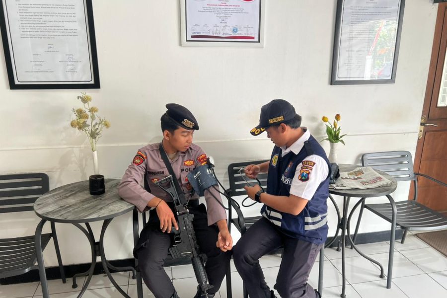 Polres Gresik Periksa Kesehatan Petugas Pengamanan KPU dan Bawaslu