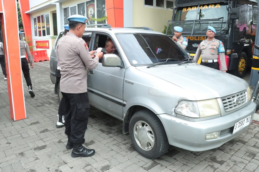 Penegakan Disiplin, Propam Polres Gresik Gelar Pengecekan Kelengkapan Kendaraan Pribadi