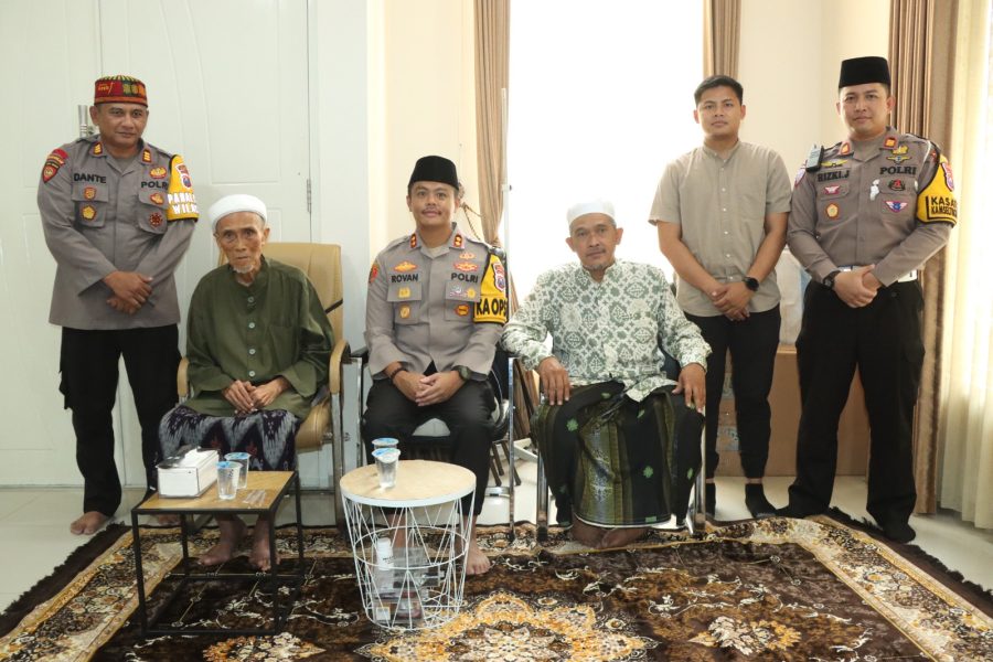 Perkuat Sinergitas bersama Tokoh Agama, Kapolres Gresik Silaturahmi ke Ponpes Mambaus Sholihin