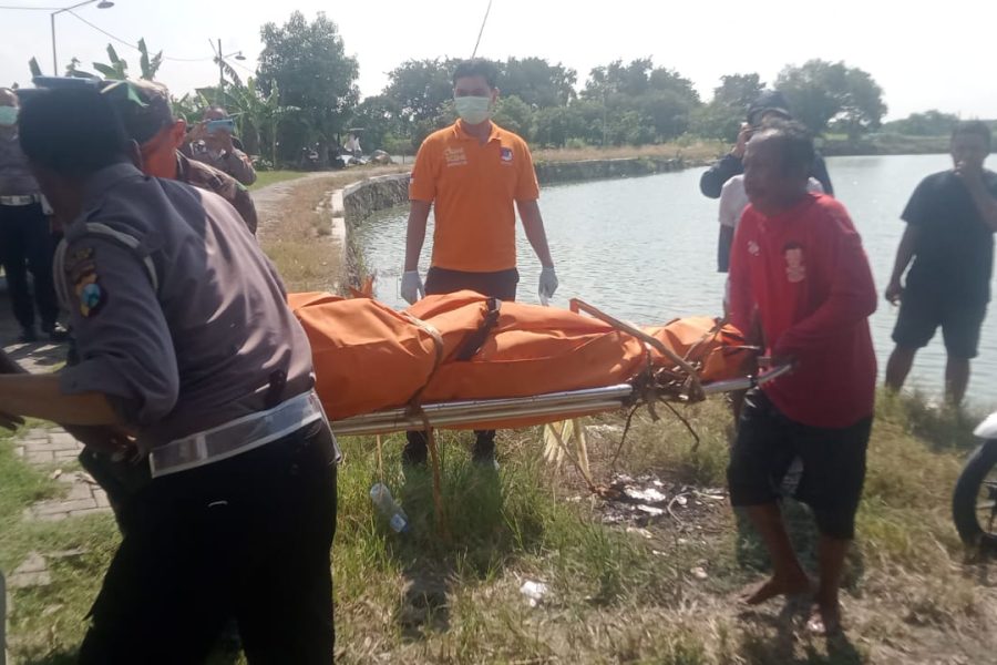 Warga Desa Boboh (Menganti – Gresik)  Gempar Adanya Penemuan Mayat Ngapung  Ditambak