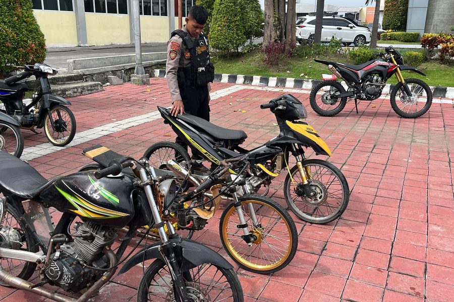 Patroli Raimas Kalam Munyeng Polres Gresik Amankan Tiga Motor Balap Liar di Cerme