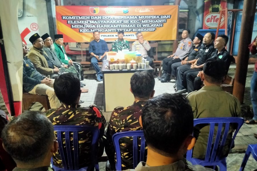 Tokoh Agama, Masyarakat & Element Wilayah Kecamatan Menganti Berkomitmen Menjaga Situasi Kamtibmas Aman & Kondusif