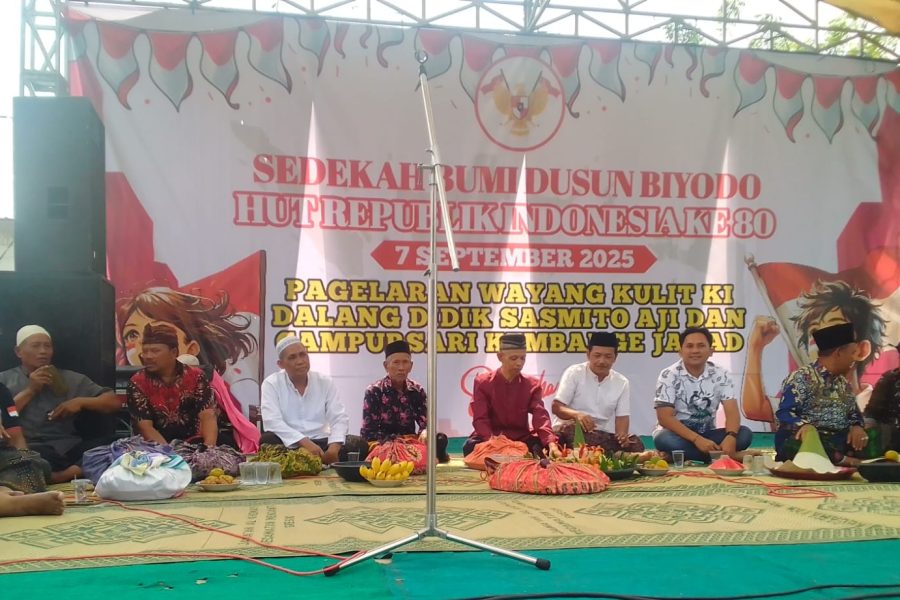 Camat Menganti Hadiri Sedekah Bumi Di Biyodo (Beton), Program Pemkab Terkait Potongan PBB Disampaikan Ke Warga