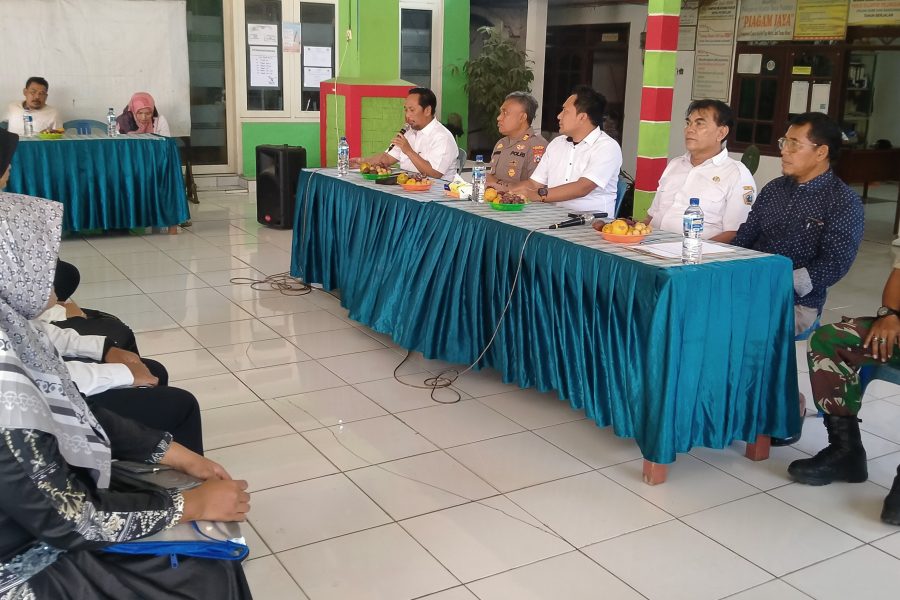 P3D Desa Putat Gelar Seleksi Pemberkasan Bakal Calon Perangkat Desa (Kasie Pemerintah Desa), Camat Mantau Langsung Pelaksanaannya