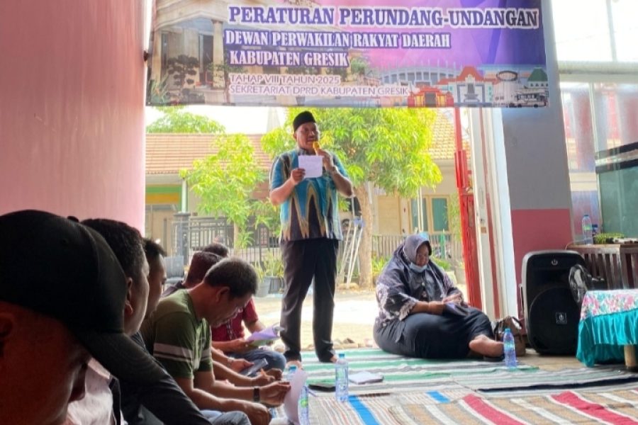 DPRD Kabupaten Gresik Terbitkan Perda Membantu Warga Terutama Berkaitan Dengan Kekerasan Perempuan & Anak, Mujid Riduan (Wakil Pimpinan DPRD) Beri Edukasi Biar Warga Paham