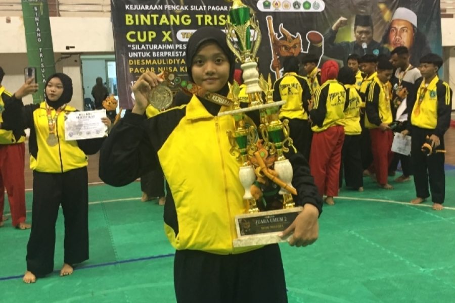 Andyta Cheryl Vexia Pesilat Surabaya Berhasil Sabet Juara 1 Kelas Putri, Trophy Bintang Trisula Cup Tingkat Nasional (2025)