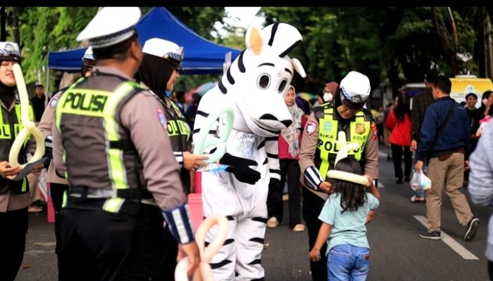 Wujudkan Jalan Raya Aman, Satlantas Polres Gresik Sapa Warga di CFD Wahana Ekspresi Pusponegoro