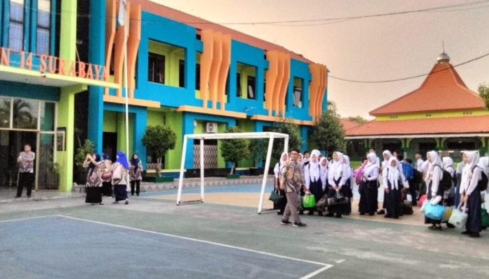 LDKS SMPN 14 Surabaya Siswa-siswi Di Gembleng Membentuk Karakter Yang Disiplin