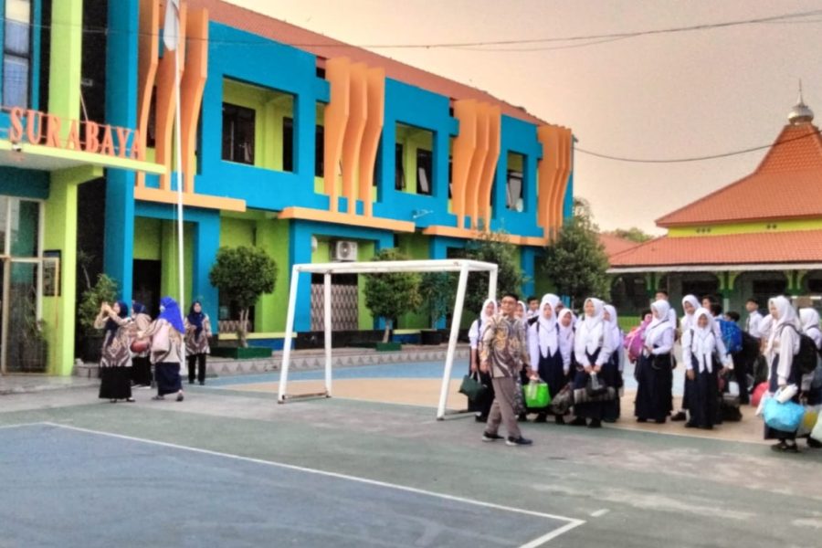 LDKS SMPN 14 Surabaya Siswa-siswi Di Gembleng Membentuk Karakter Yang Disiplin